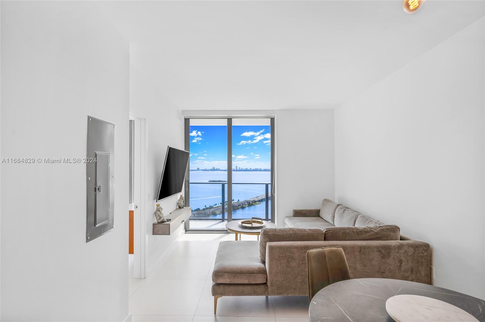PARAISO BAYVIEWS CONDO - Residential Lease