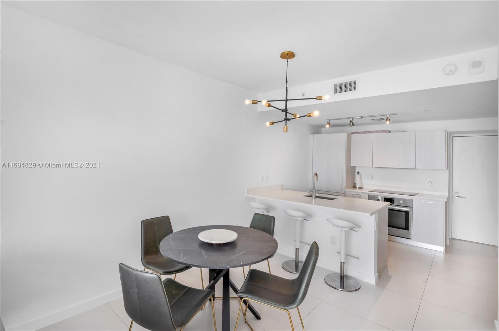 PARAISO BAYVIEWS CONDO - Residential Lease