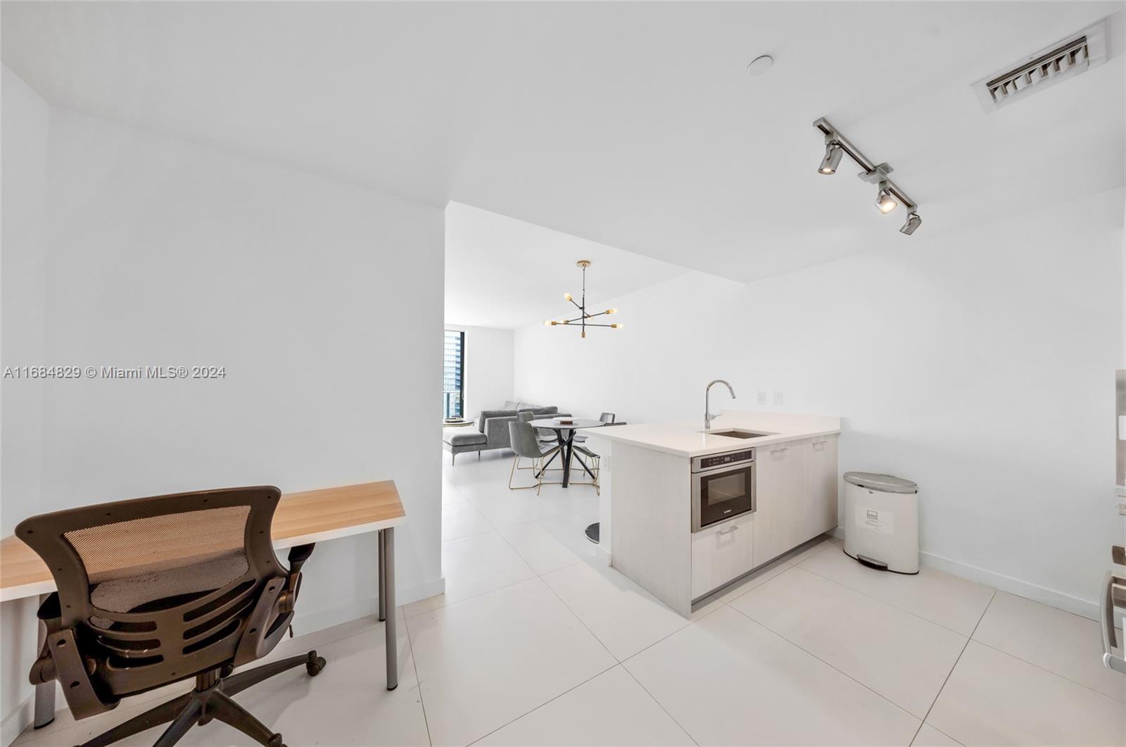 PARAISO BAYVIEWS CONDO - Residential Lease