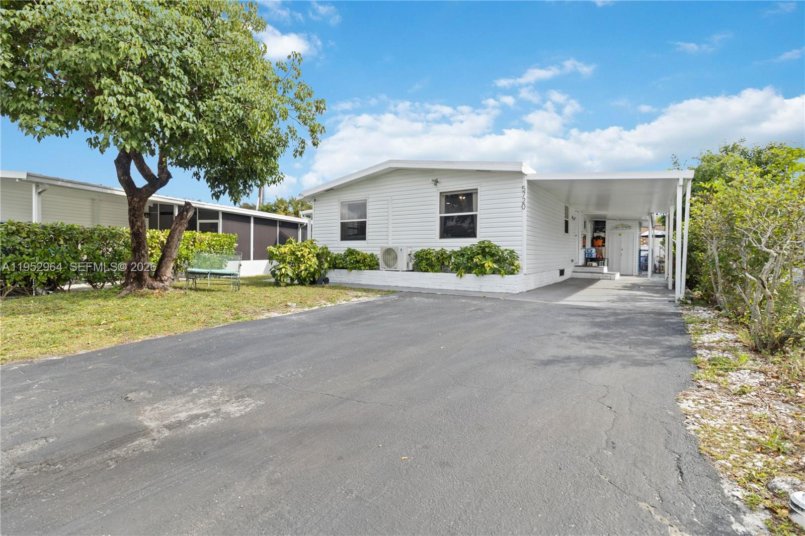 RAVENSWOOD ESTATES & MARI - Residential