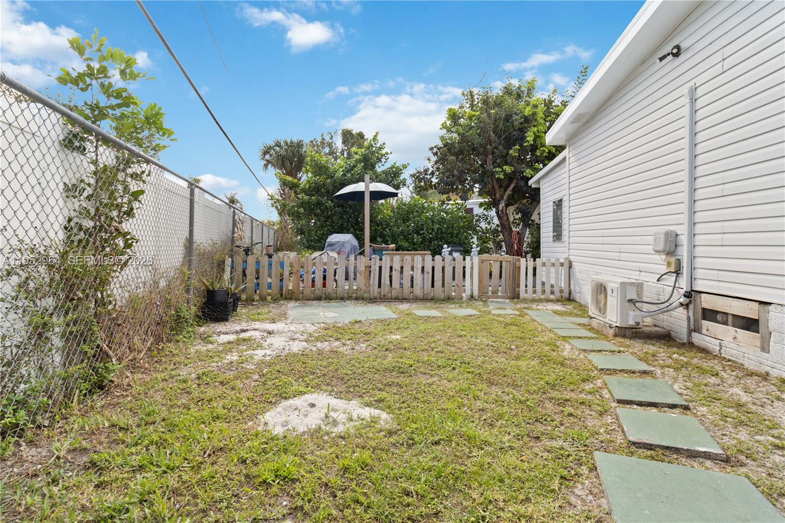 RAVENSWOOD ESTATES & MARI - Residential
