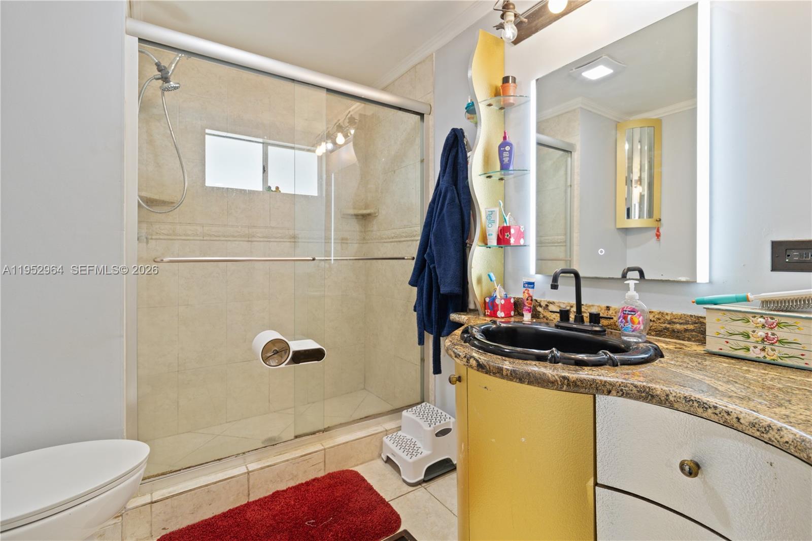 RAVENSWOOD ESTATES & MARI - Residential