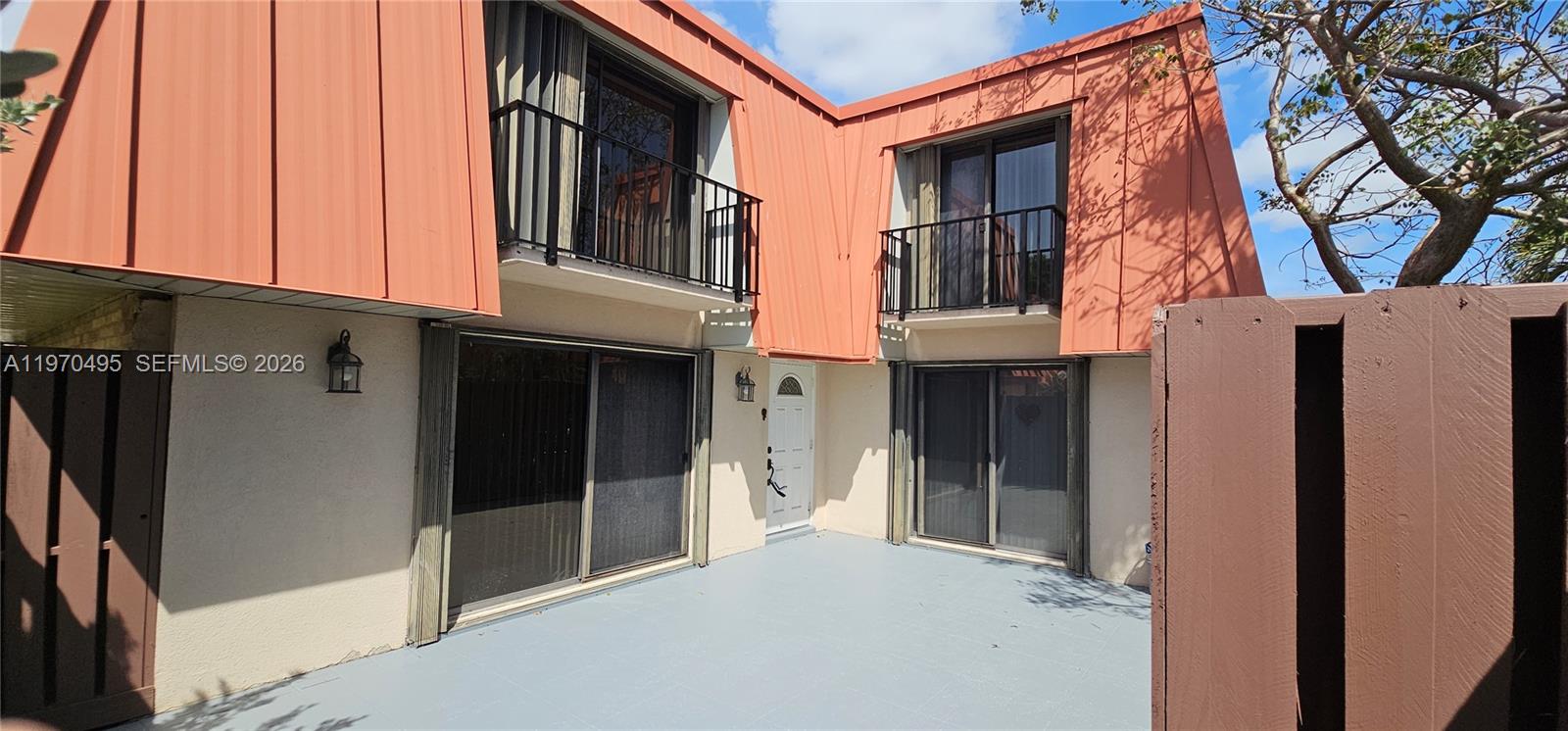MERIDIAN PARK - Residential Lease