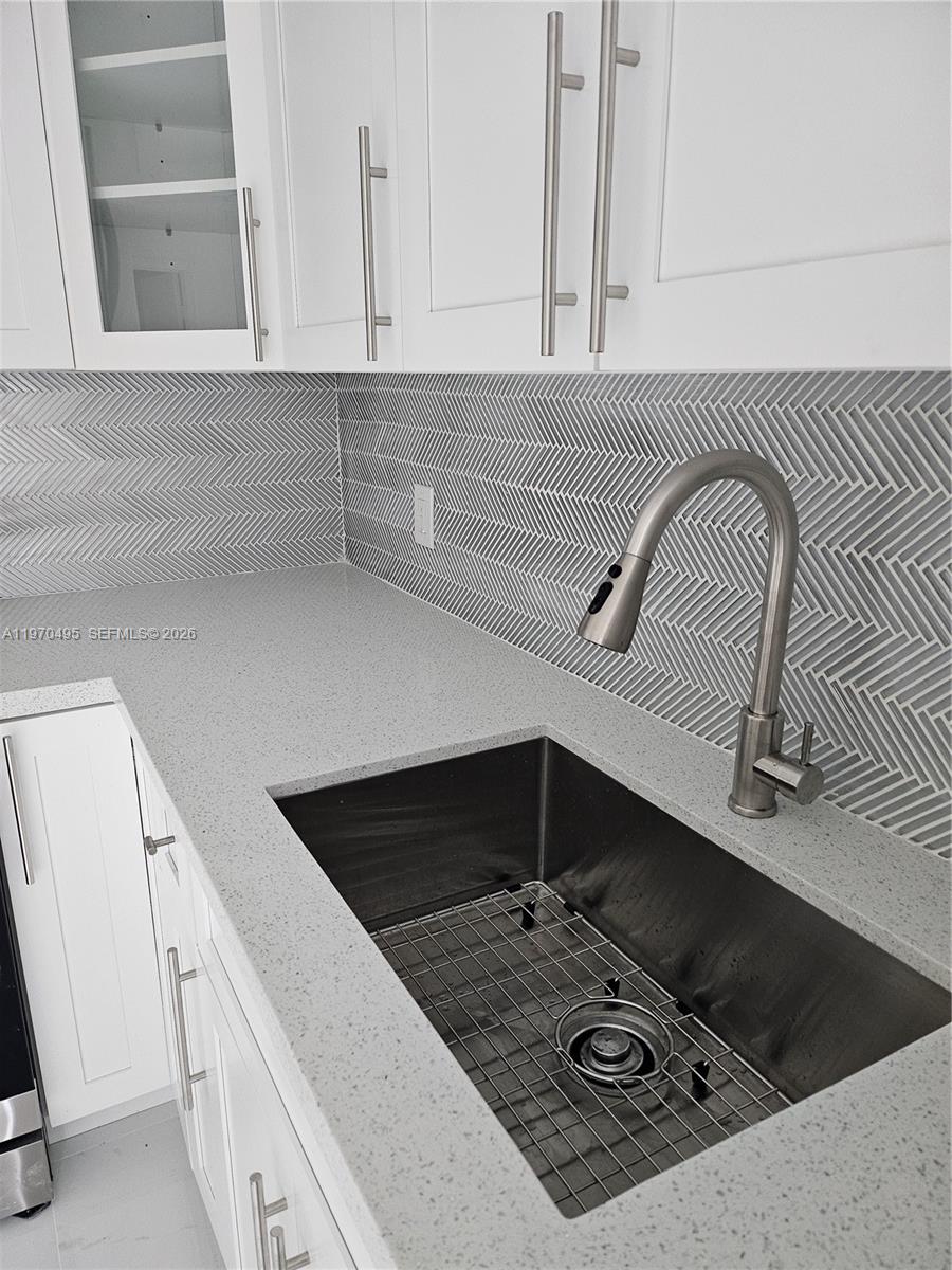 MERIDIAN PARK - Residential Lease