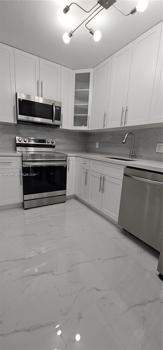 MERIDIAN PARK - Residential Lease