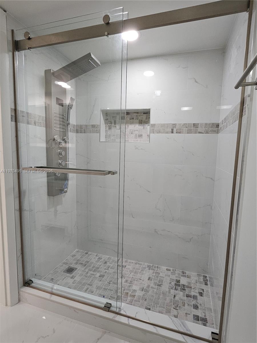 MERIDIAN PARK - Residential Lease