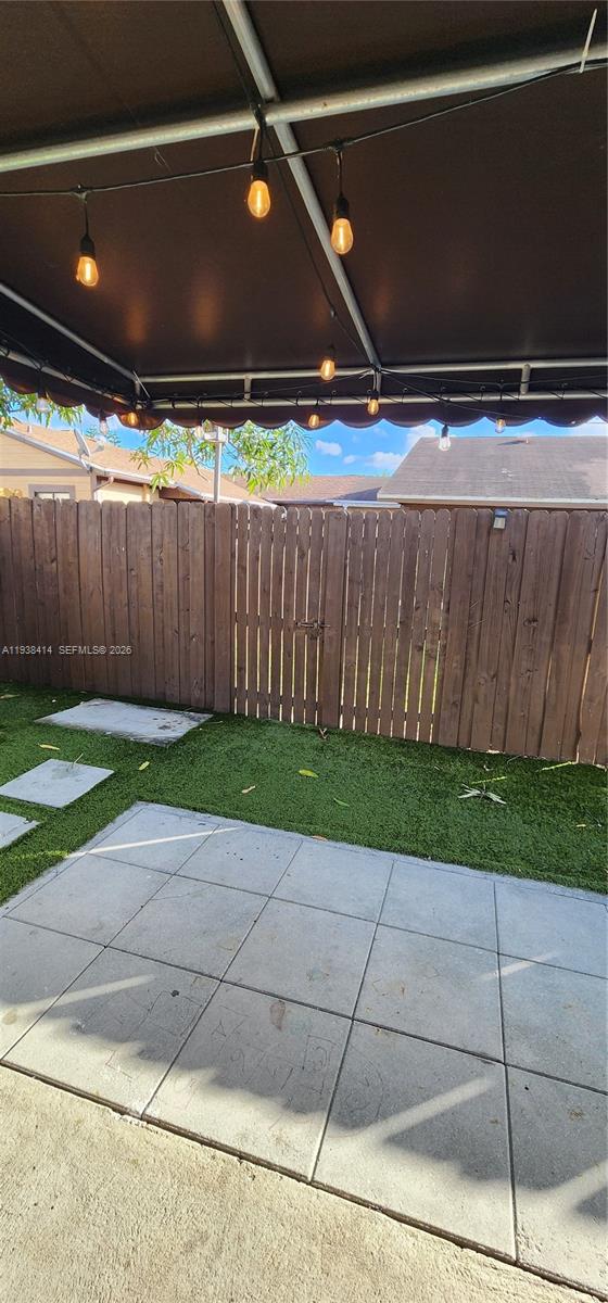 MEADOWS OF MIRAMAR PHASE - Residential Lease