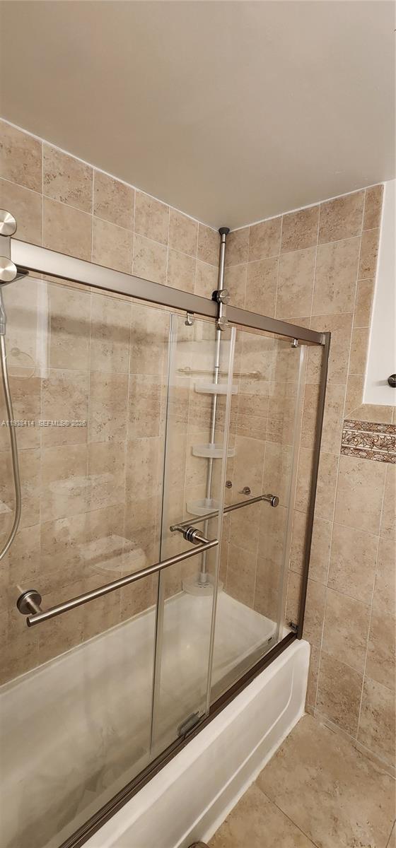 MEADOWS OF MIRAMAR PHASE - Residential Lease