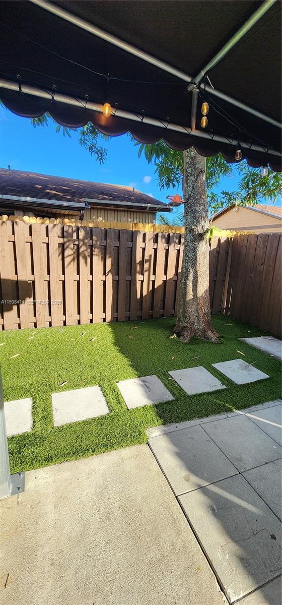 MEADOWS OF MIRAMAR PHASE - Residential Lease