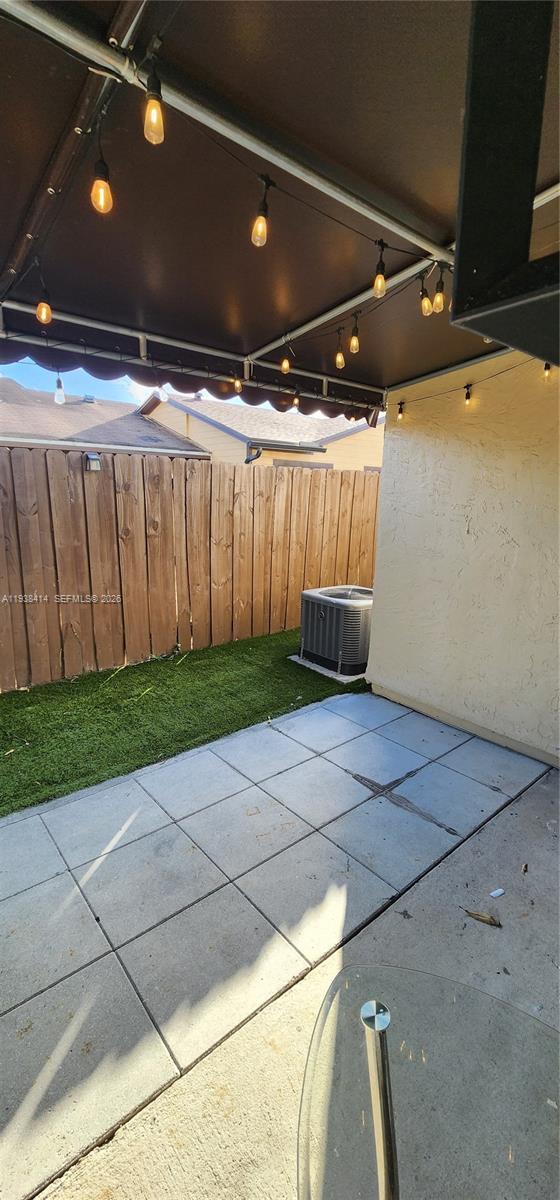 MEADOWS OF MIRAMAR PHASE - Residential Lease