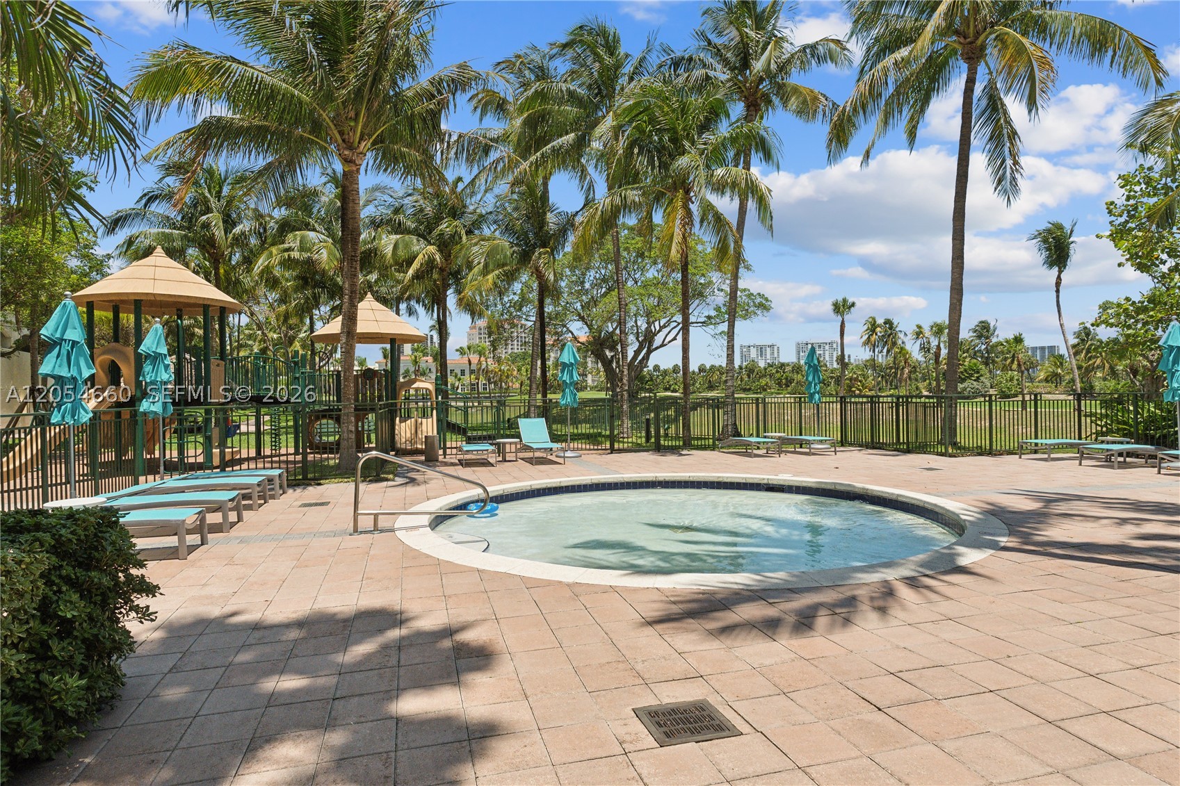 TURNBERRY ON THE GREEN - Residential