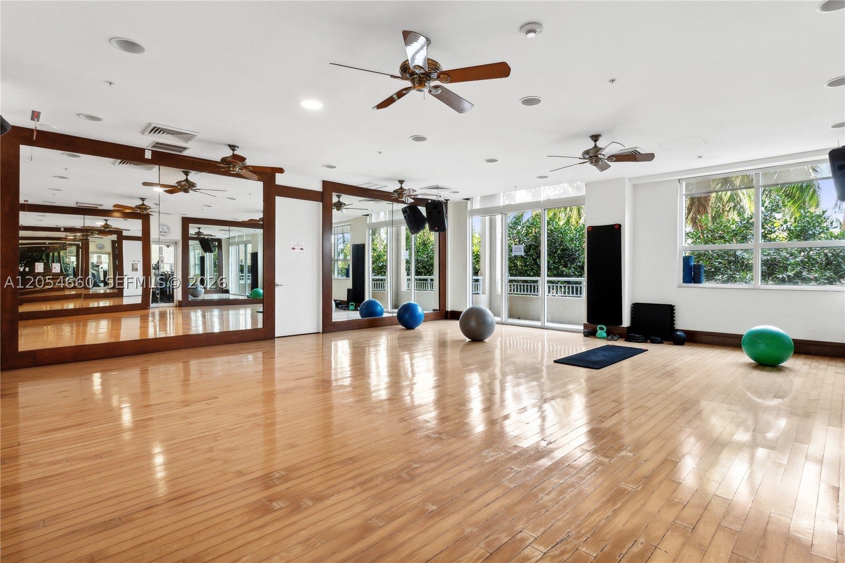 TURNBERRY ON THE GREEN - Residential