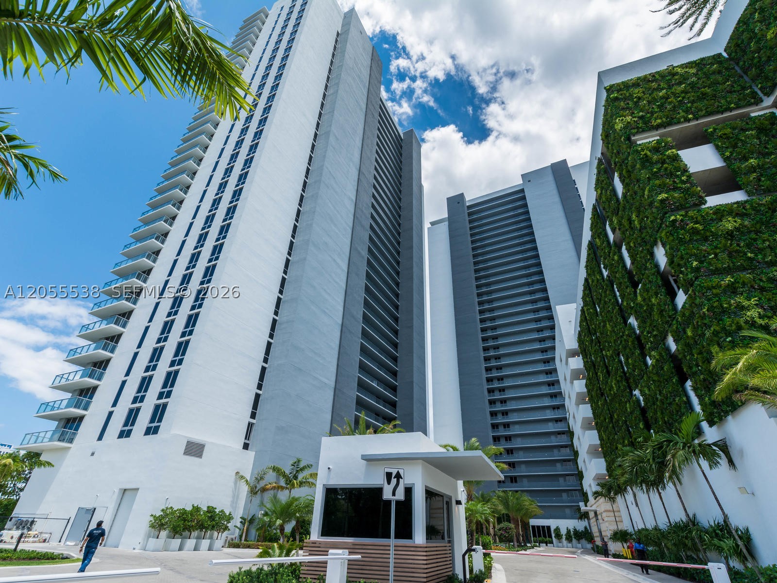 THE HARBOUR NORTH CONDO - Residential