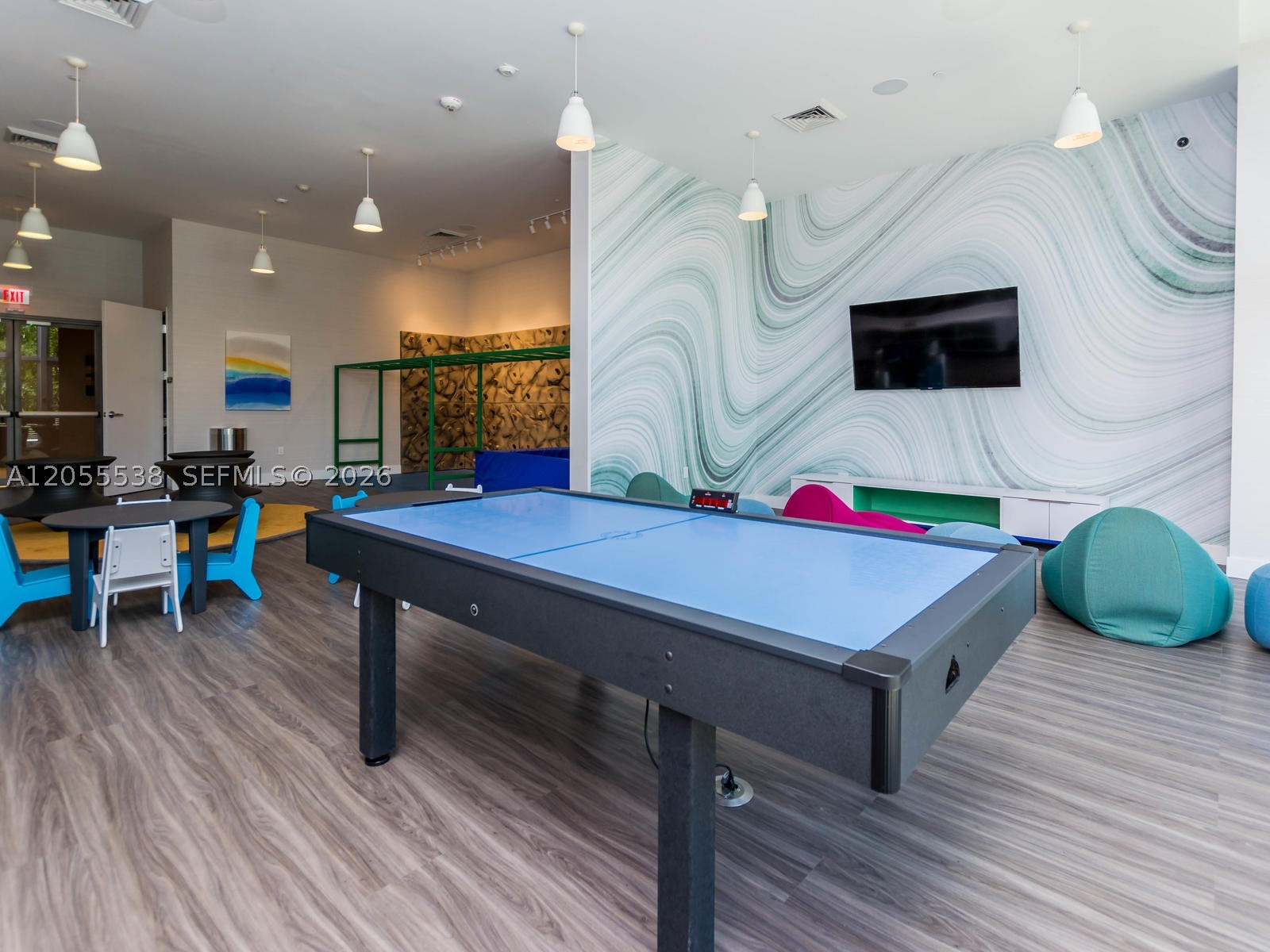 THE HARBOUR NORTH CONDO - Residential