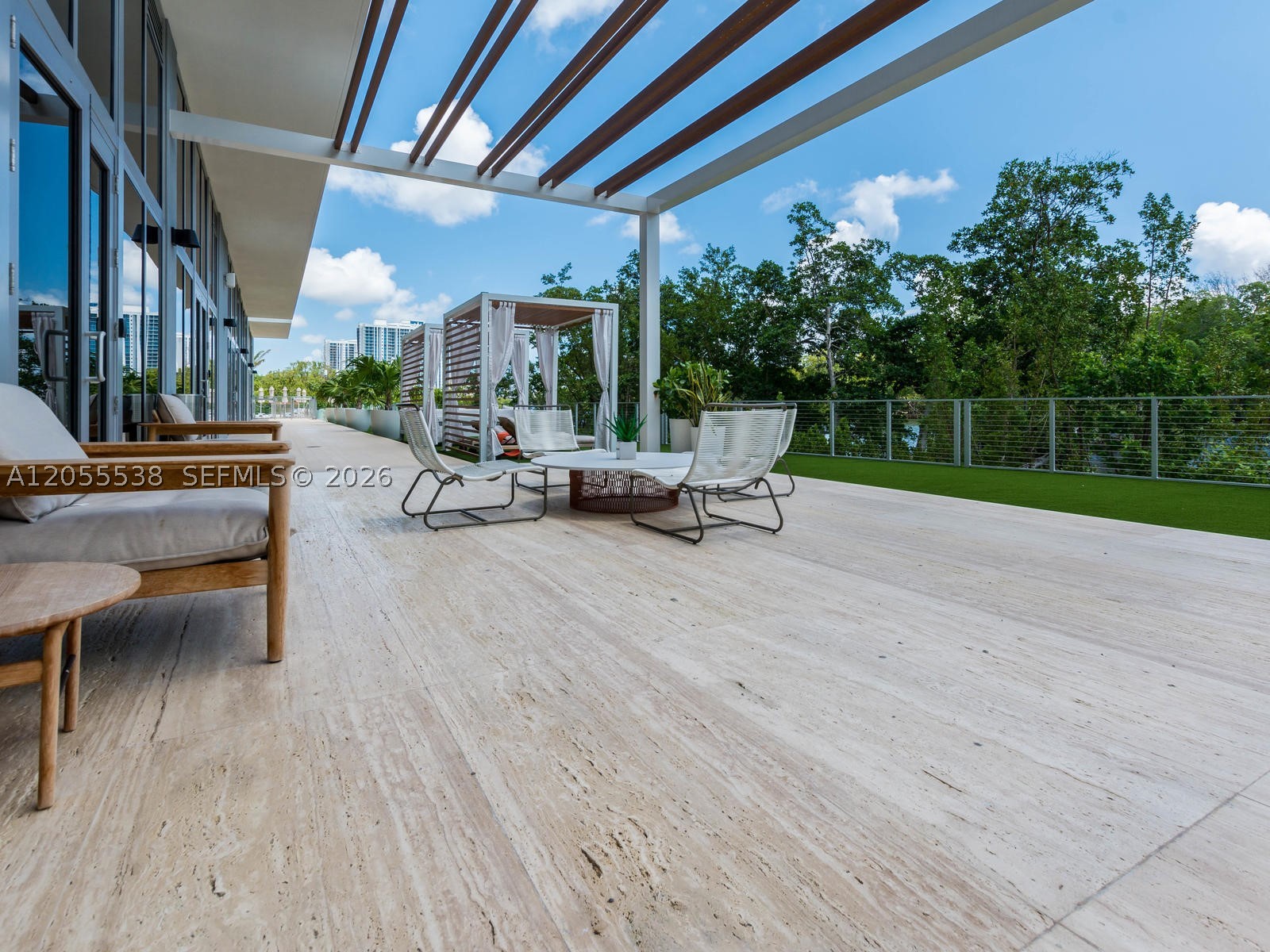 THE HARBOUR NORTH CONDO - Residential