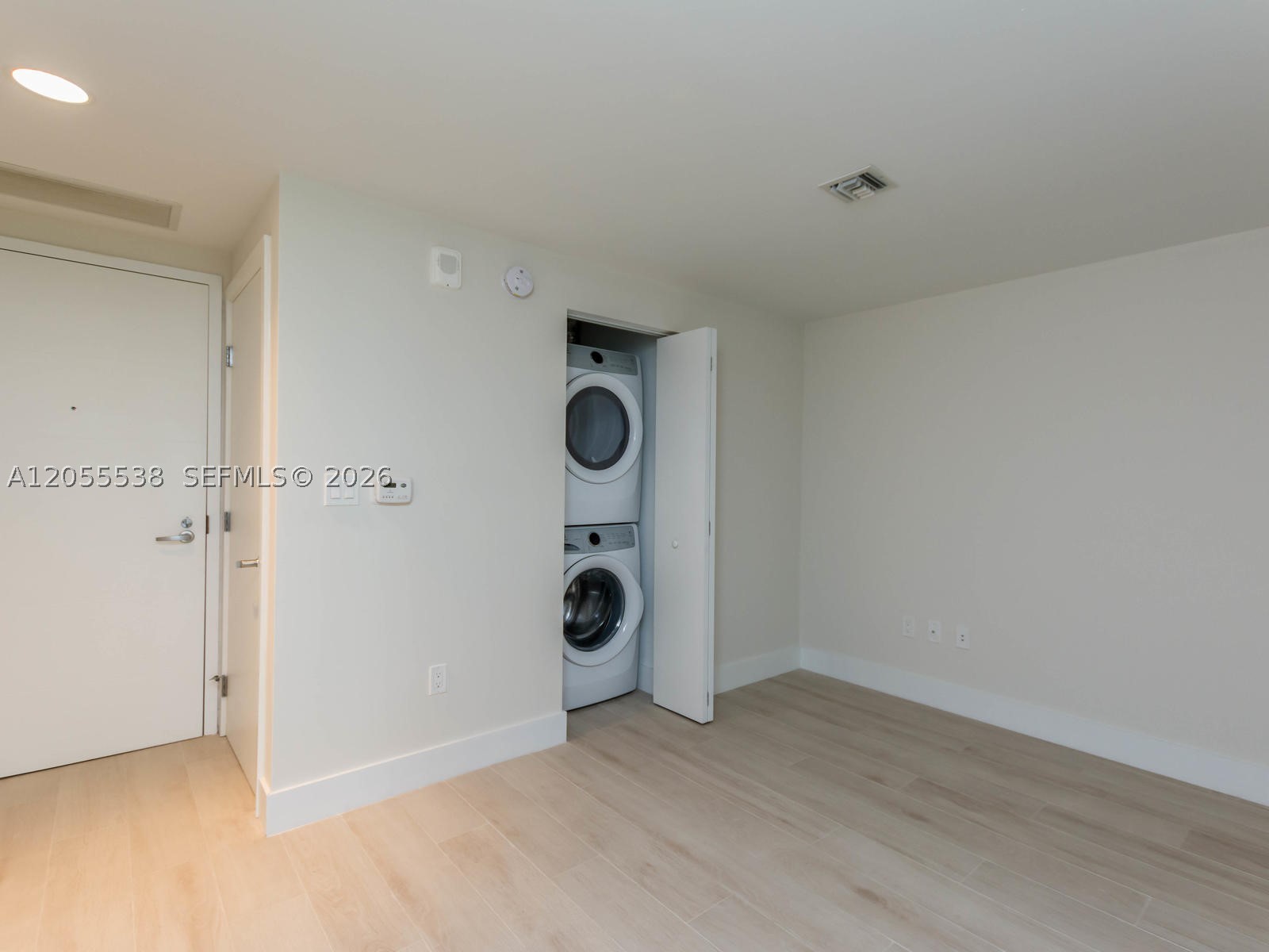 THE HARBOUR NORTH CONDO - Residential