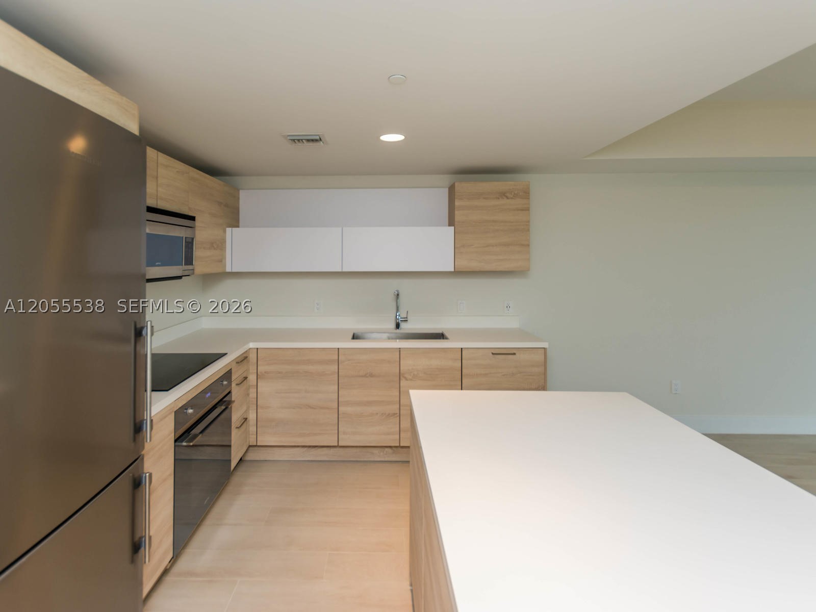THE HARBOUR NORTH CONDO - Residential