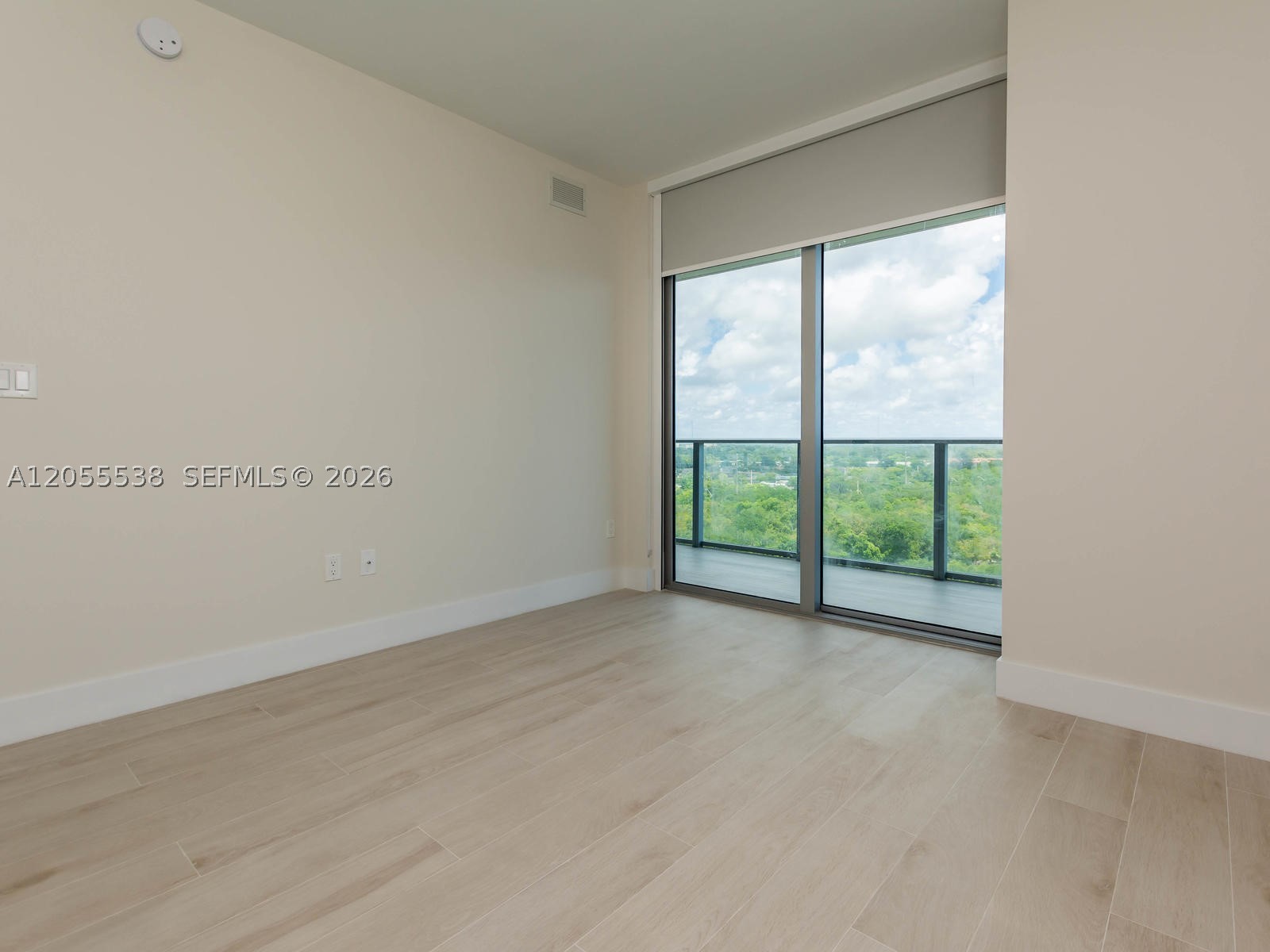 THE HARBOUR NORTH CONDO - Residential