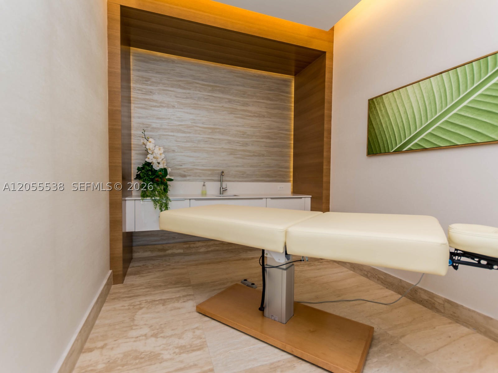 THE HARBOUR NORTH CONDO - Residential