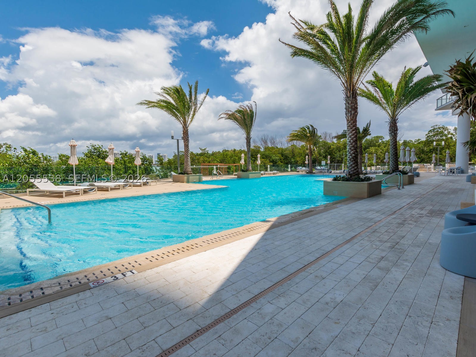 THE HARBOUR NORTH CONDO - Residential