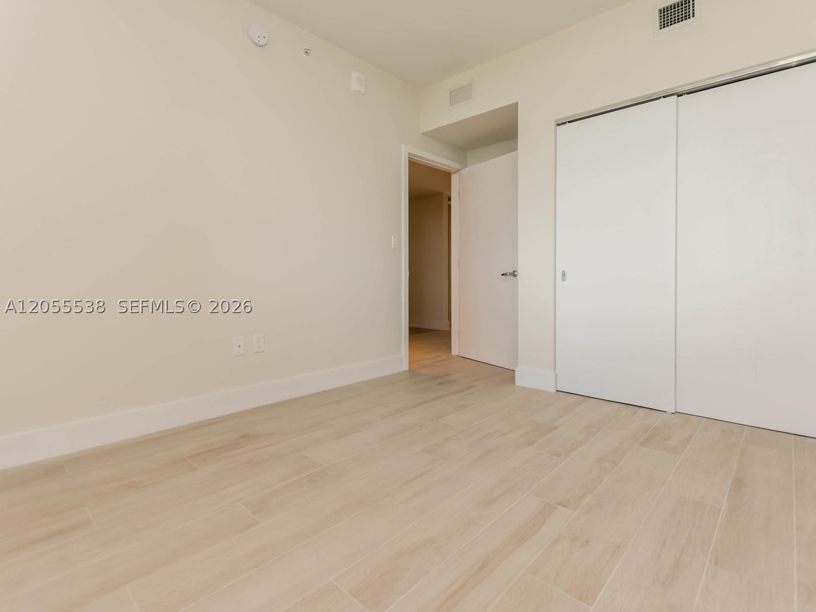 THE HARBOUR NORTH CONDO - Residential