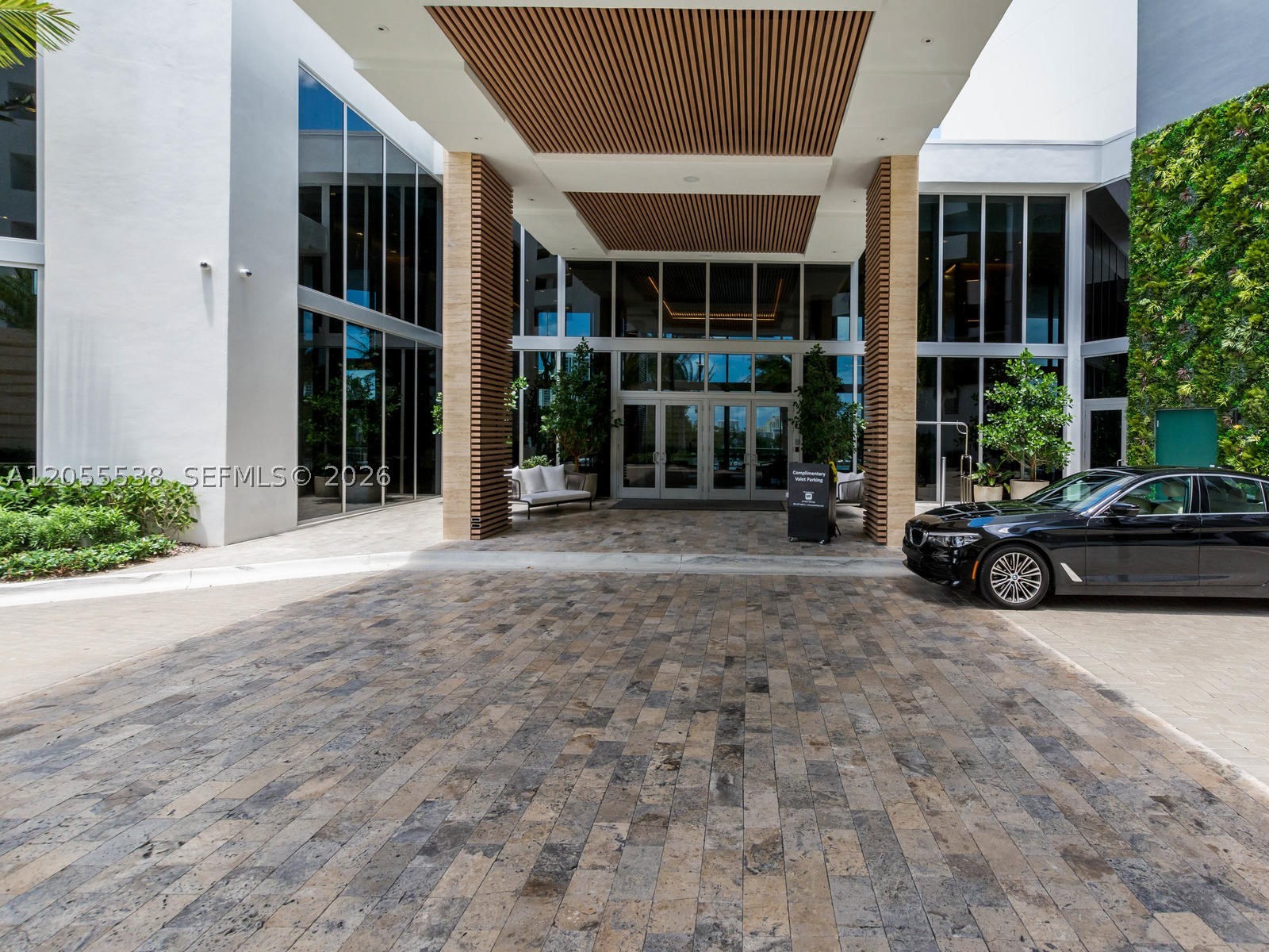 THE HARBOUR NORTH CONDO - Residential