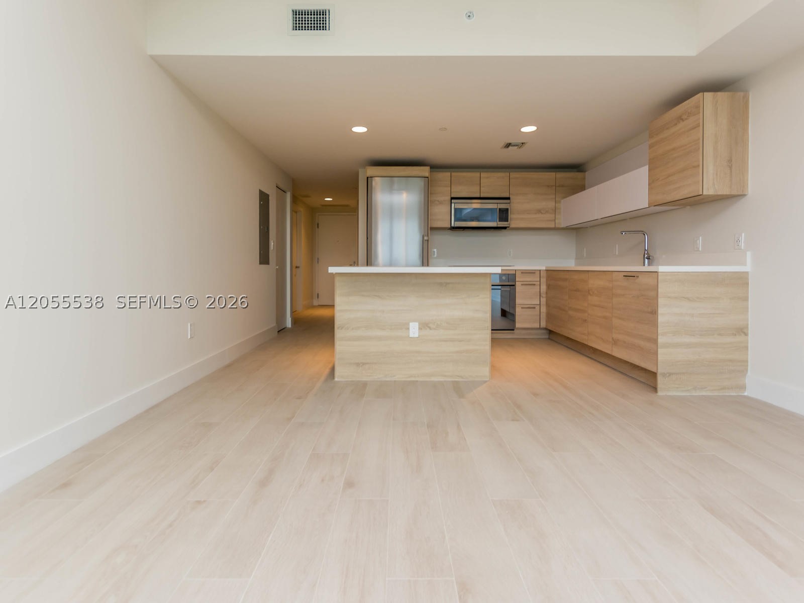 THE HARBOUR NORTH CONDO - Residential