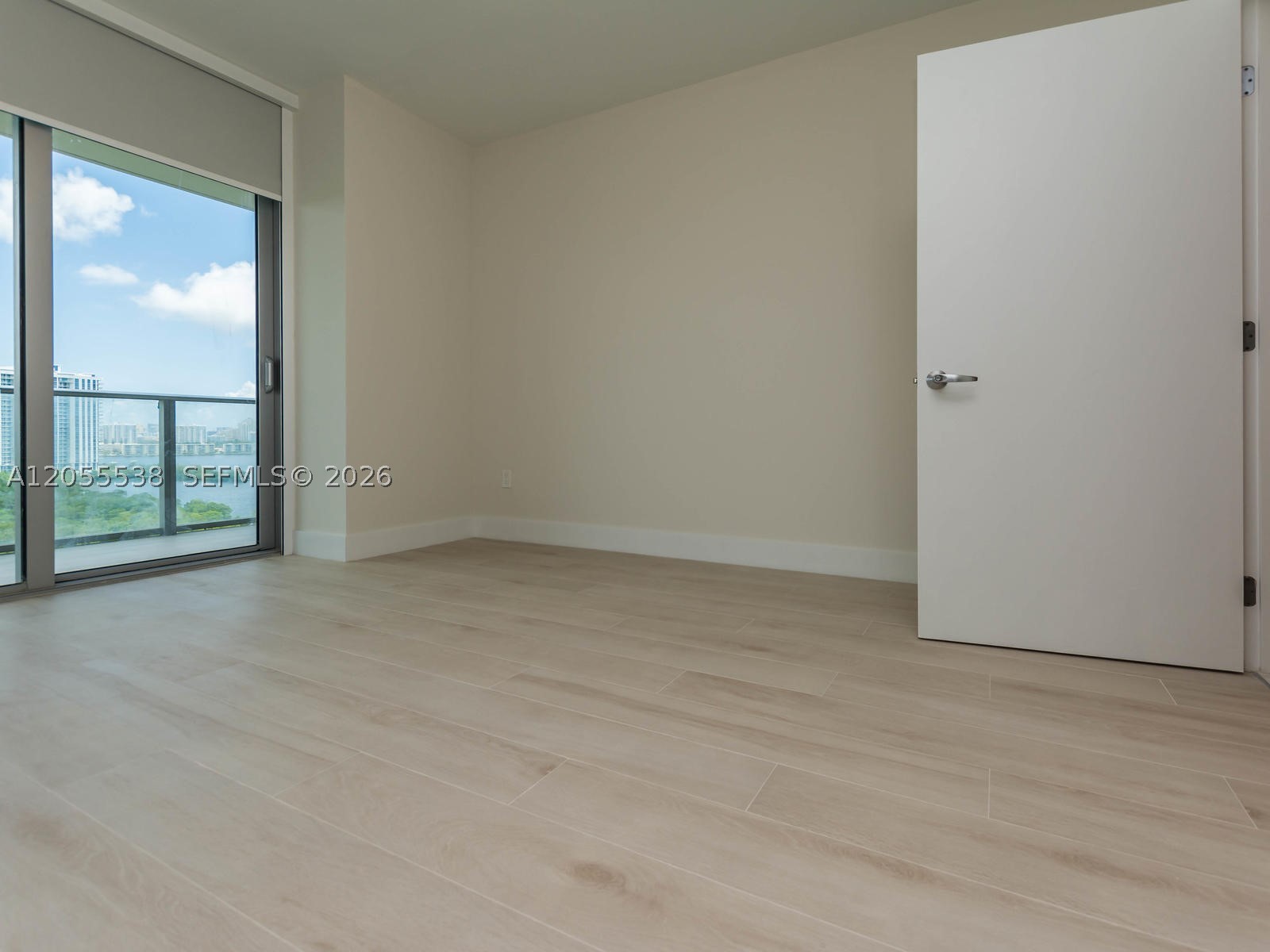 THE HARBOUR NORTH CONDO - Residential