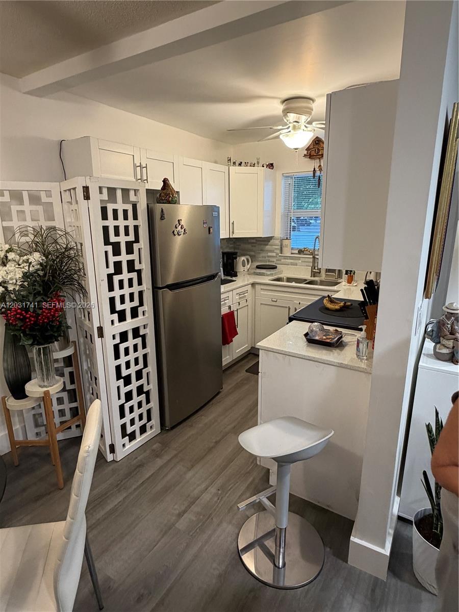 Astor condominium - Residential