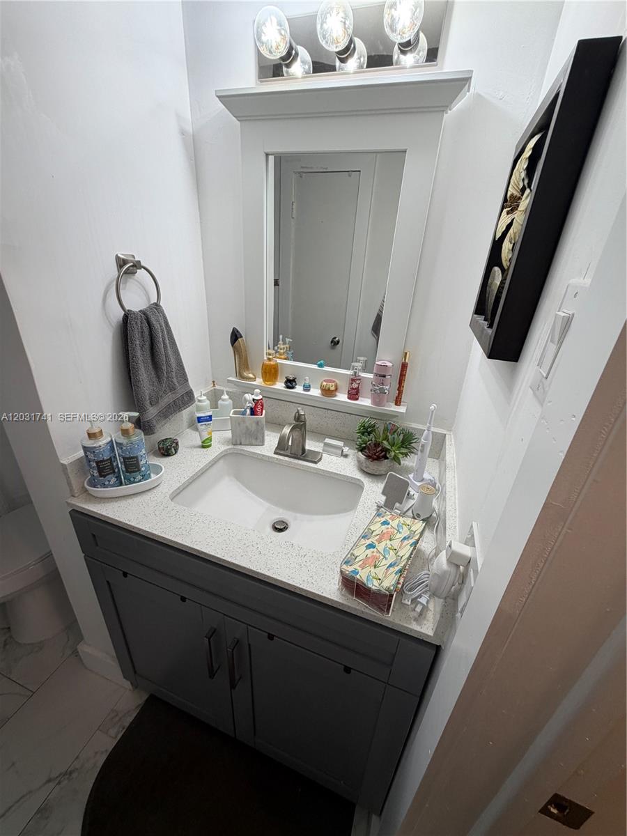 Astor condominium - Residential