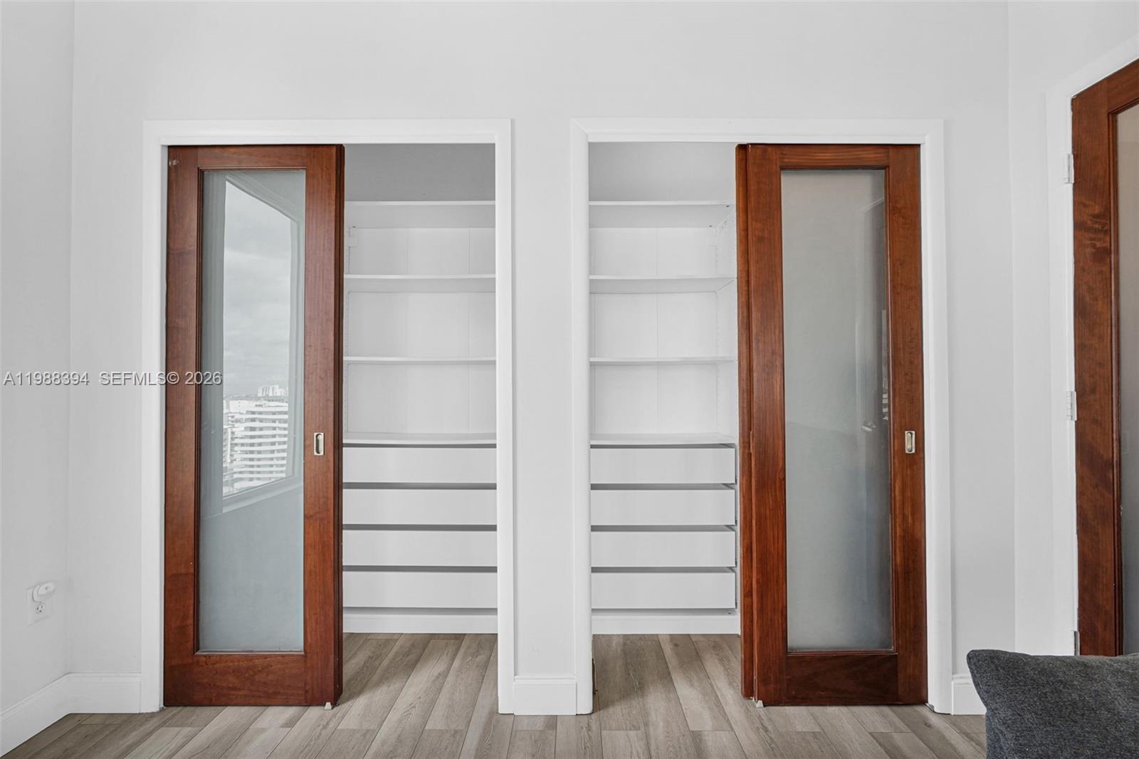 NEO CONDO - Residential