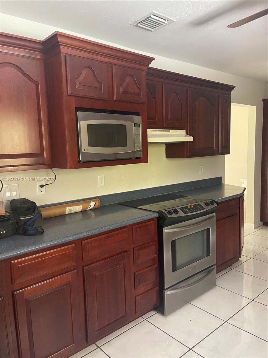 CLUB MANOR - Residential Lease