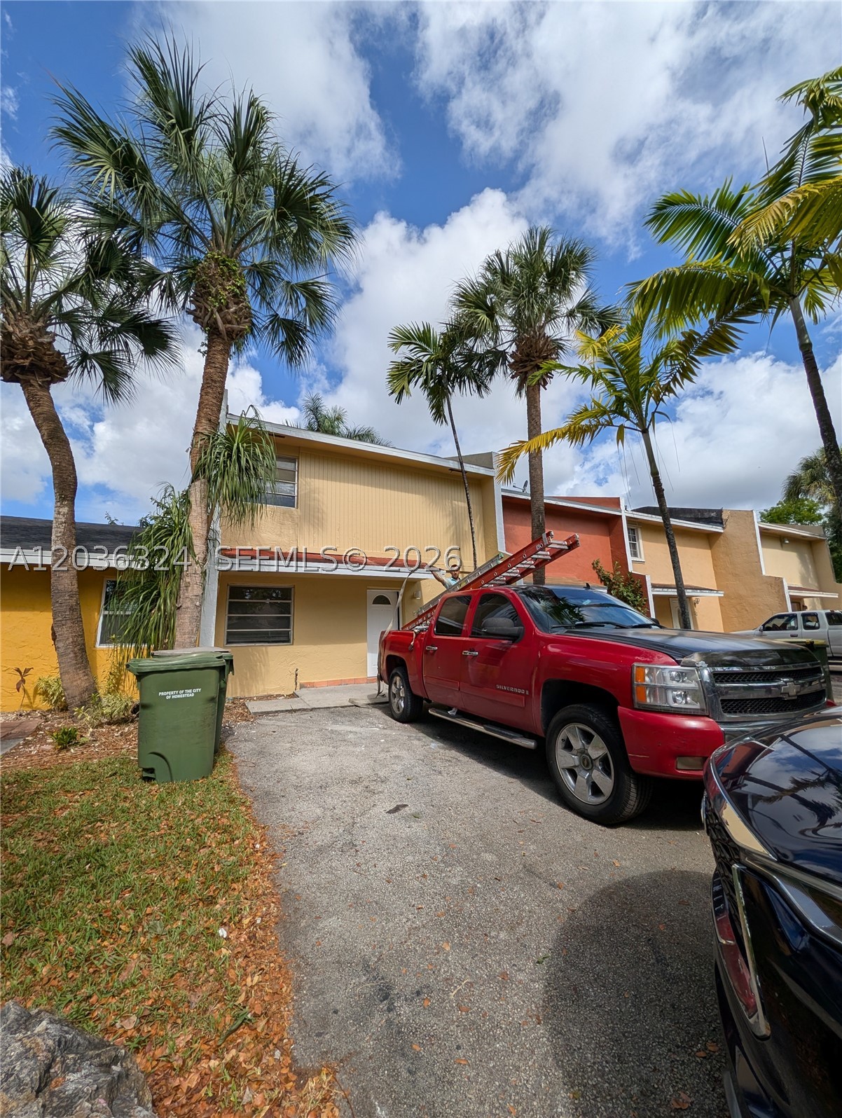 MOWRY VILLAS - Residential Lease