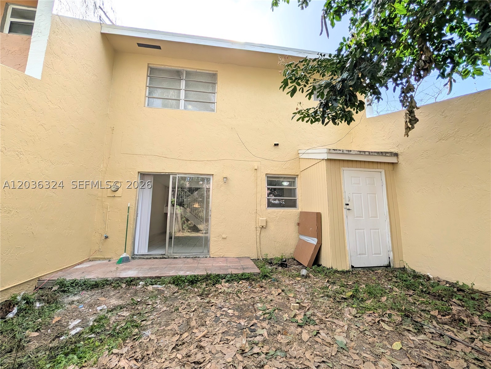 MOWRY VILLAS - Residential Lease