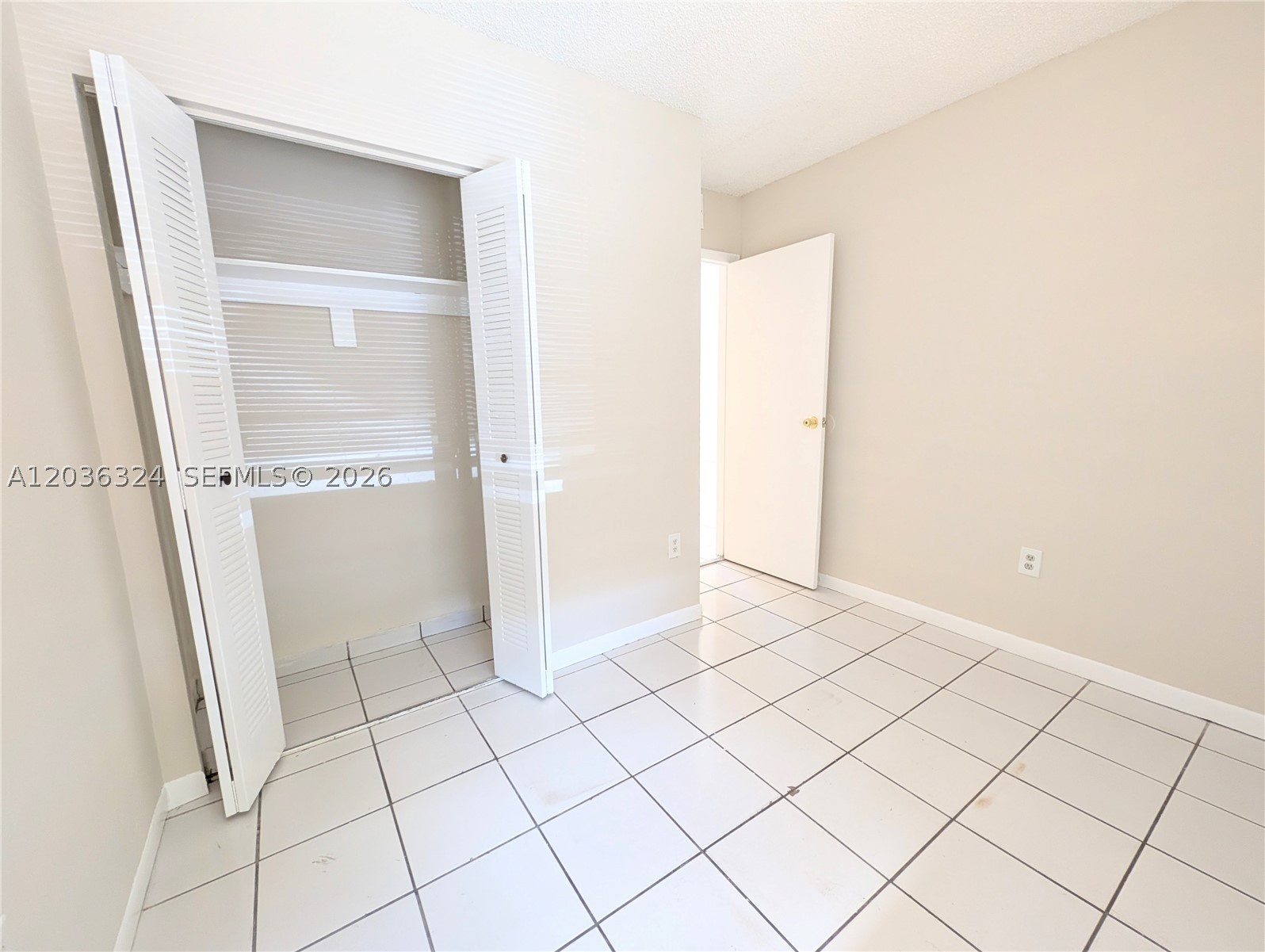 MOWRY VILLAS - Residential Lease