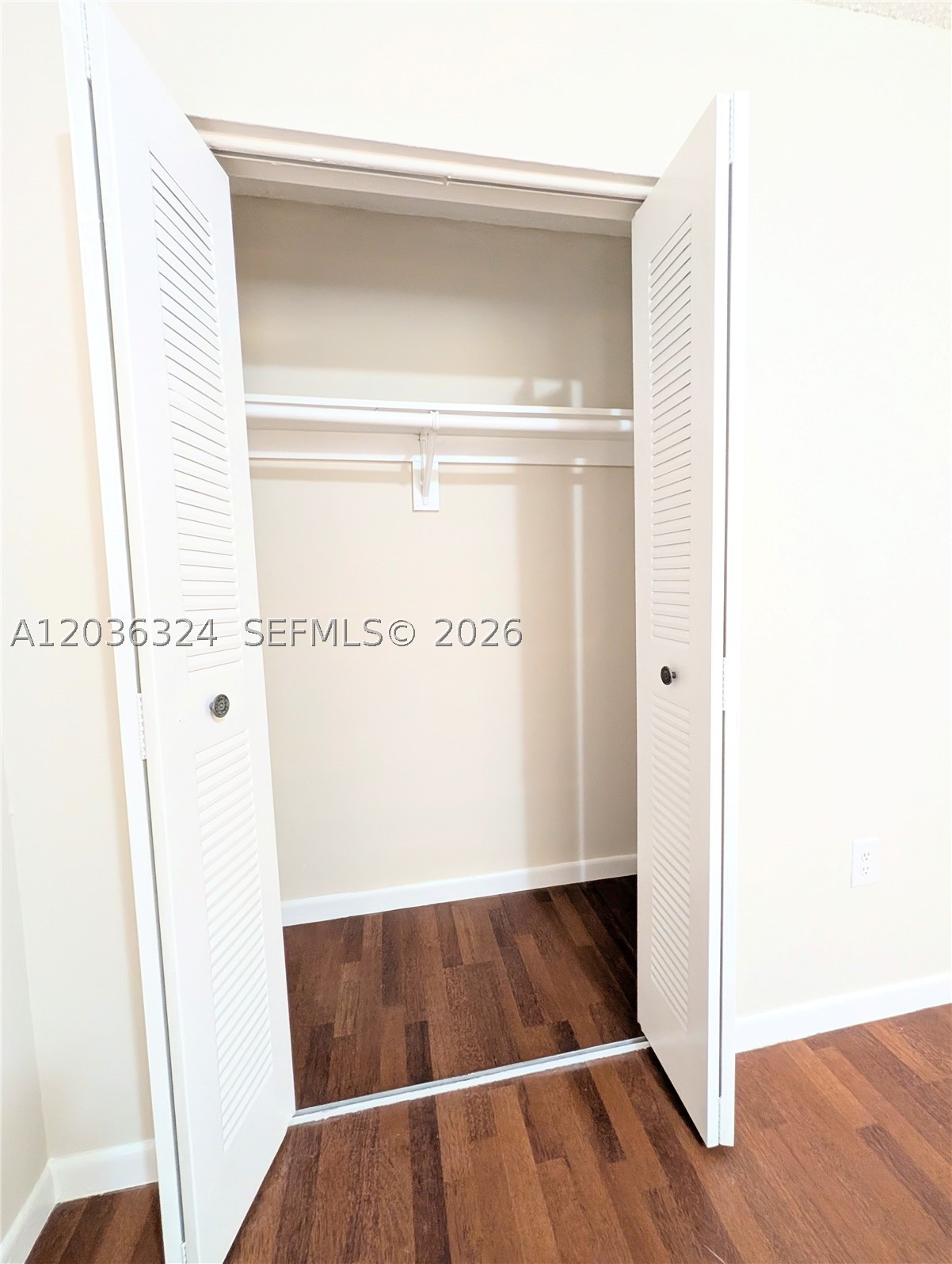 MOWRY VILLAS - Residential Lease