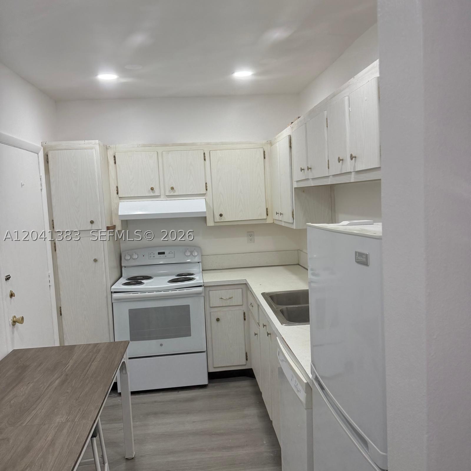 KEN-DADE NO 2 CONDOMINIUM - Residential