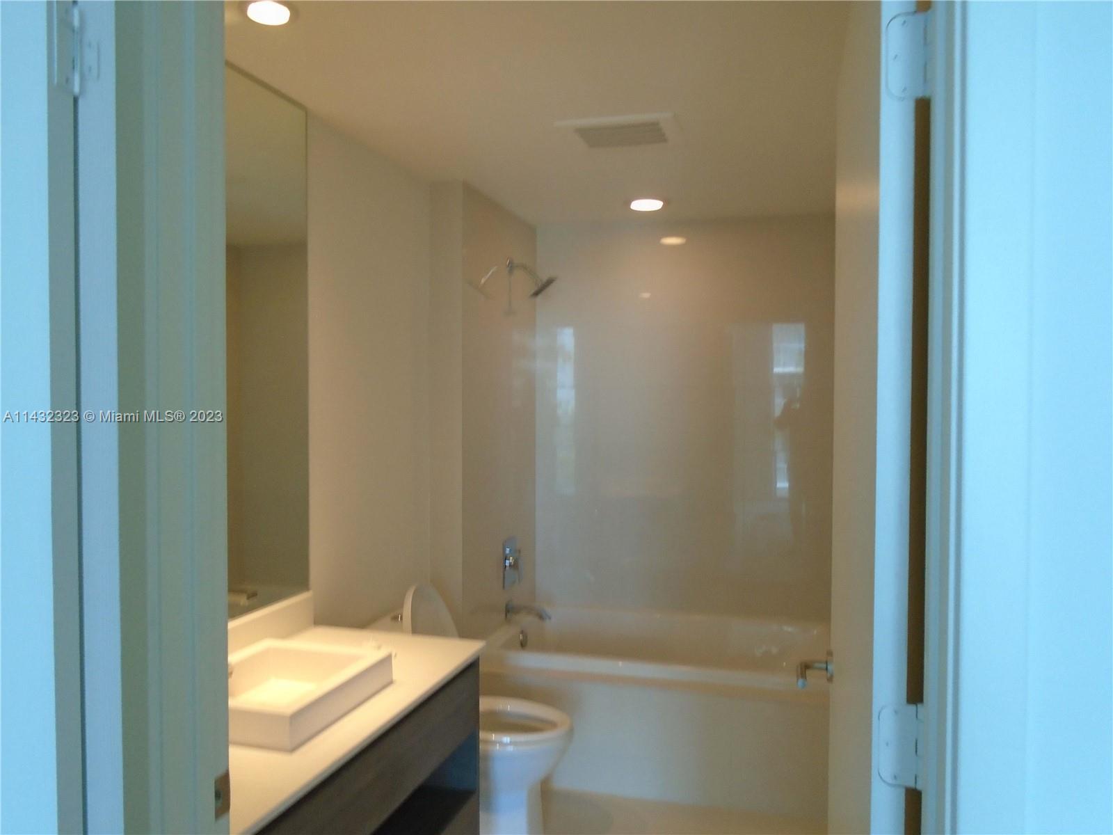 1100 MILLECENTO RESIDENCE - Residential Lease