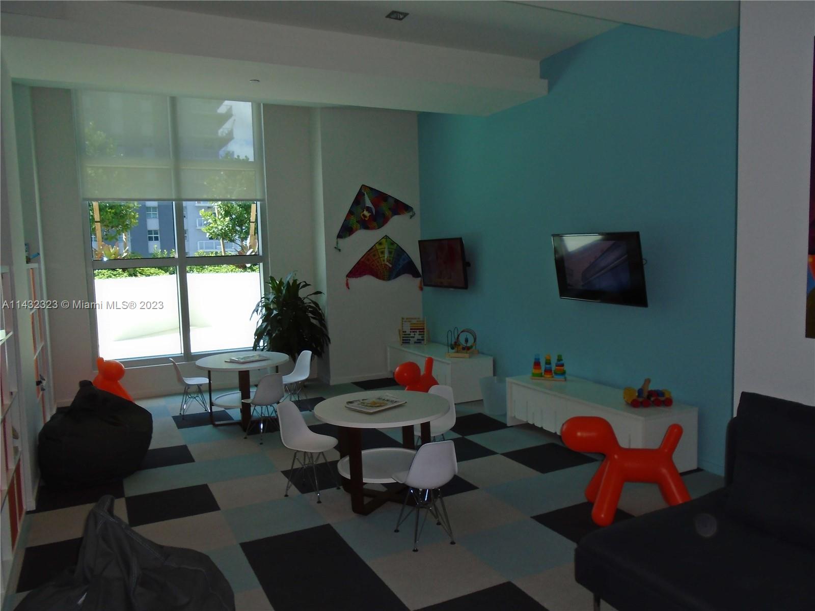 1100 MILLECENTO RESIDENCE - Residential Lease