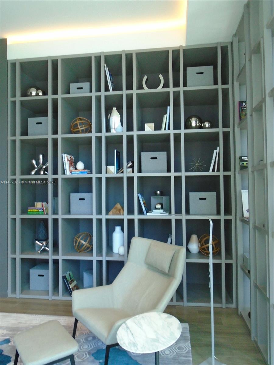 1100 MILLECENTO RESIDENCE - Residential Lease