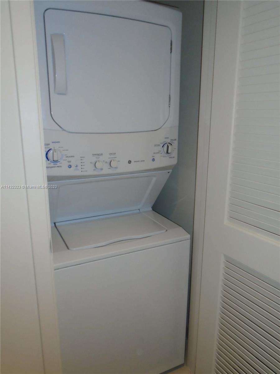 1100 MILLECENTO RESIDENCE - Residential Lease