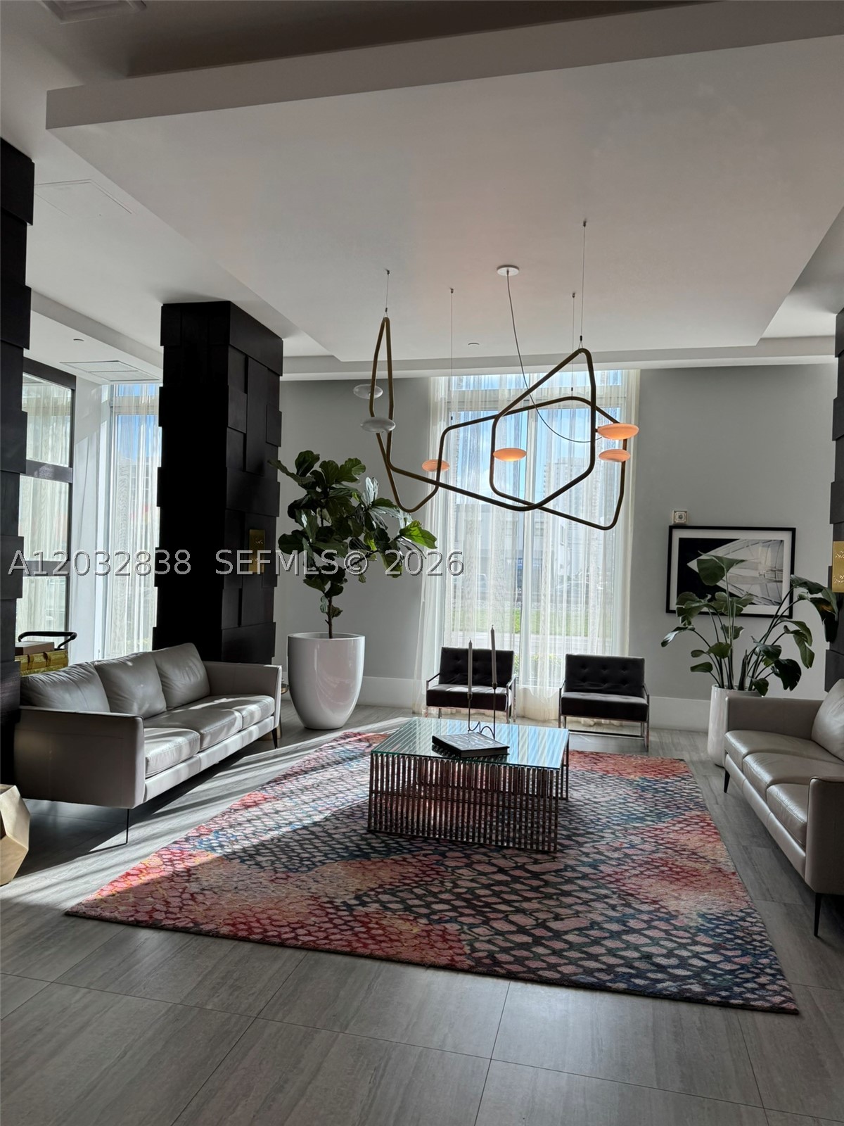 HOLLYWOOD STATION RES CON - Residential Lease