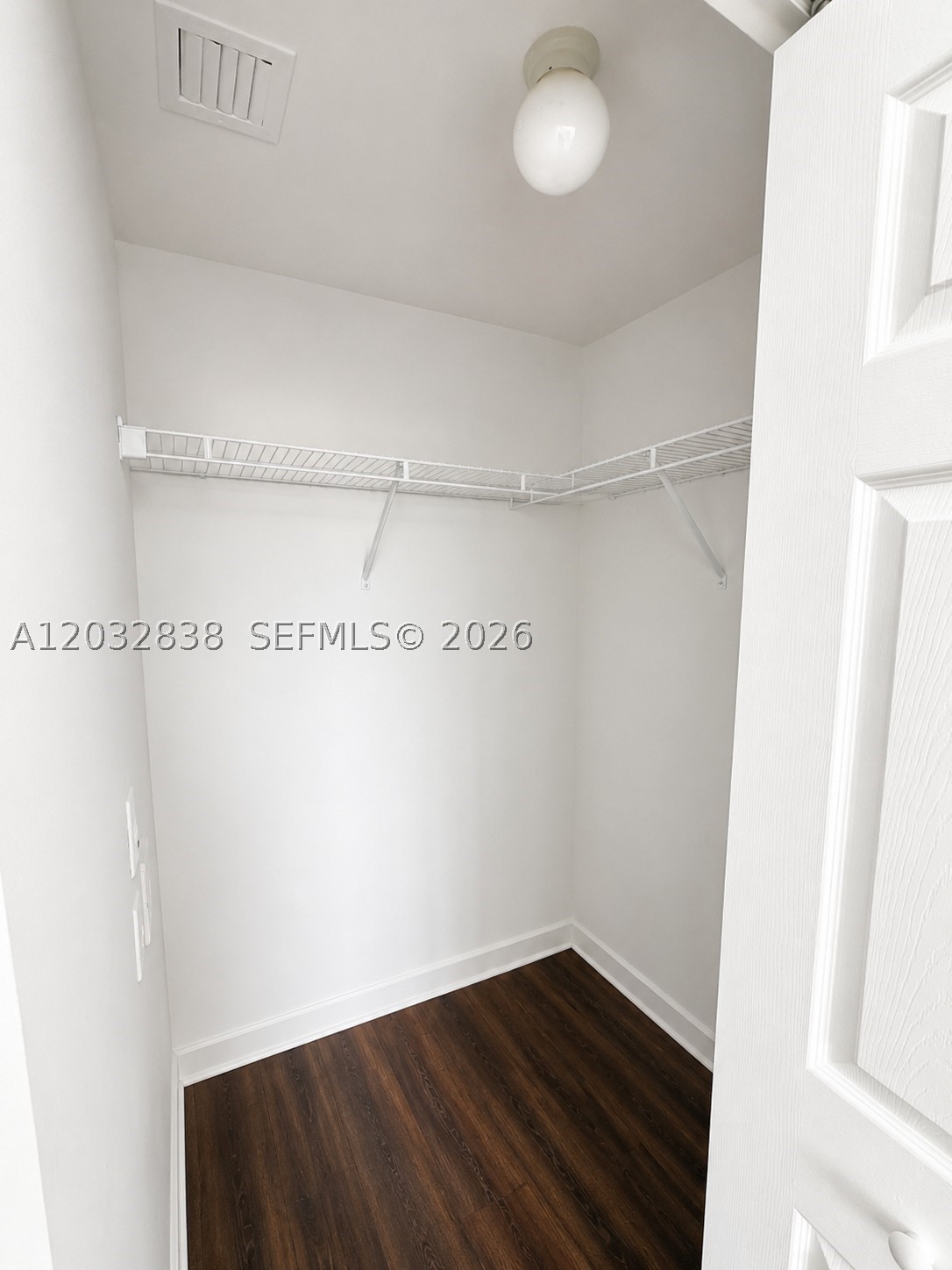 HOLLYWOOD STATION RES CON - Residential Lease