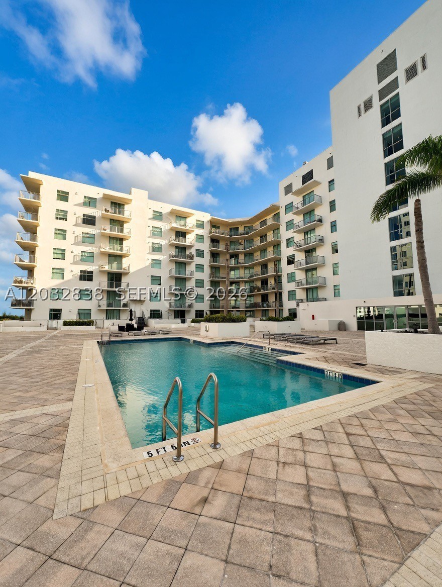 HOLLYWOOD STATION RES CON - Residential Lease