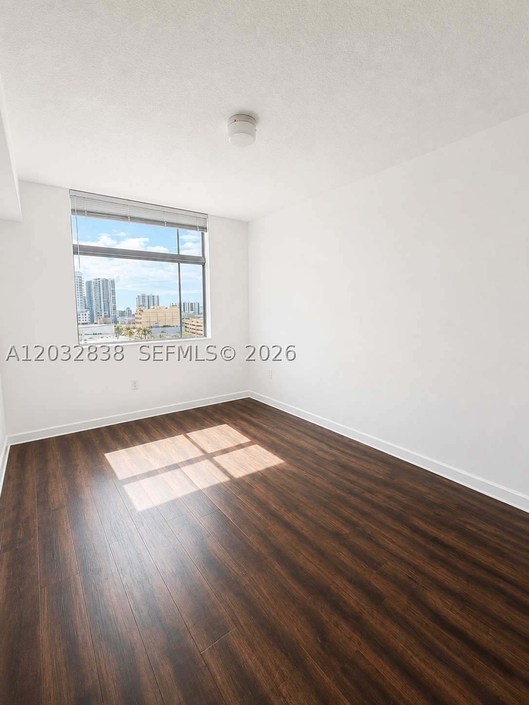 HOLLYWOOD STATION RES CON - Residential Lease