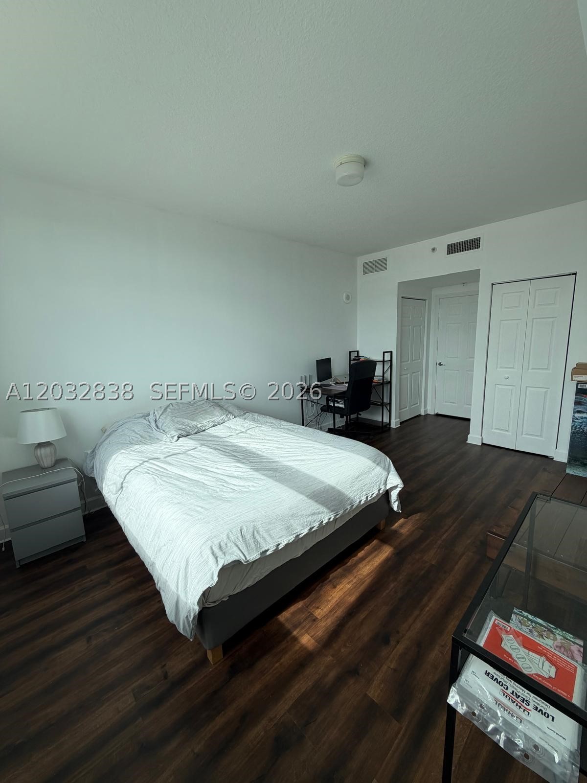 HOLLYWOOD STATION RES CON - Residential Lease