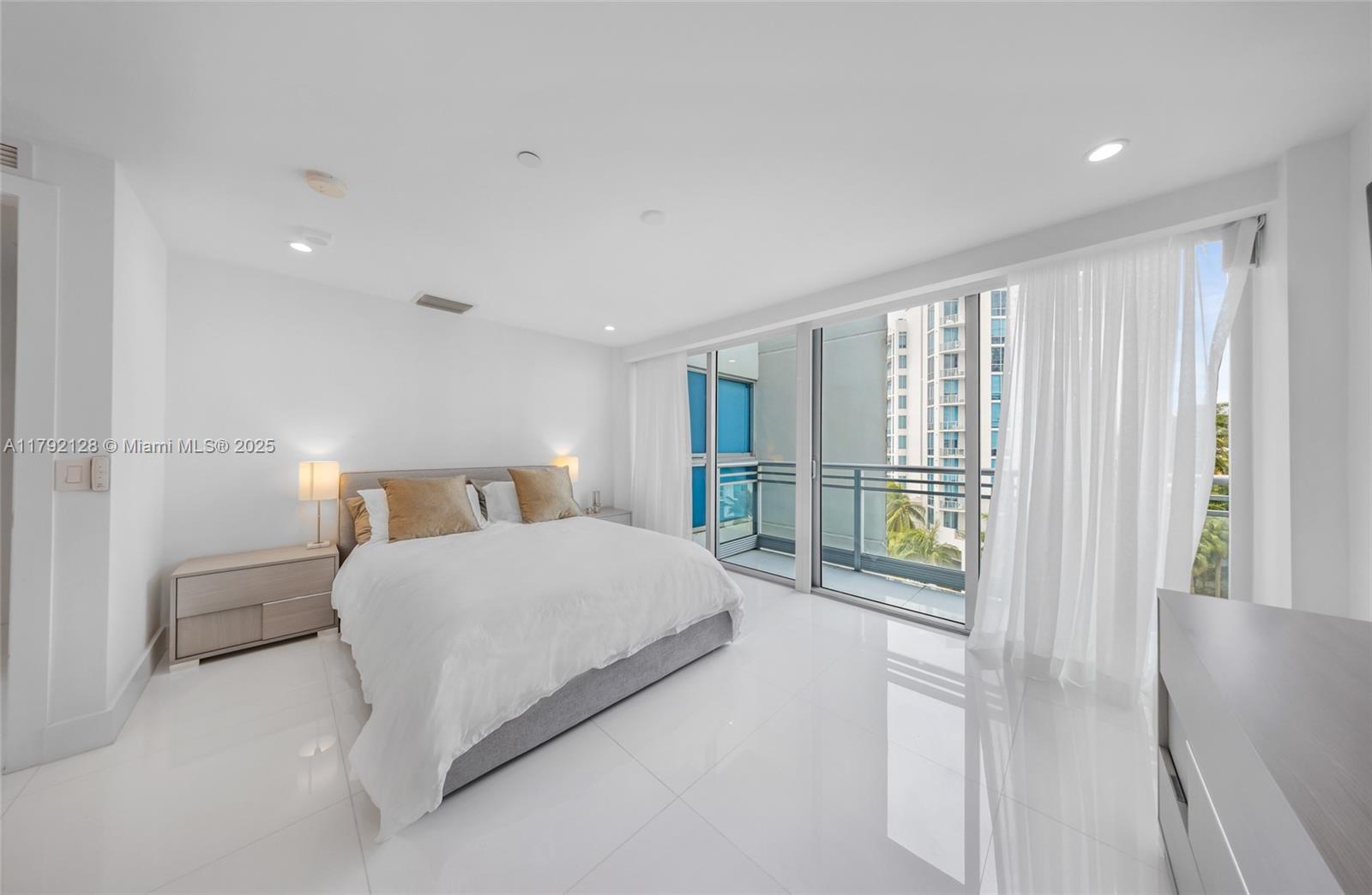 ARTECH RESIDENCES AT AVEN - Residential Lease