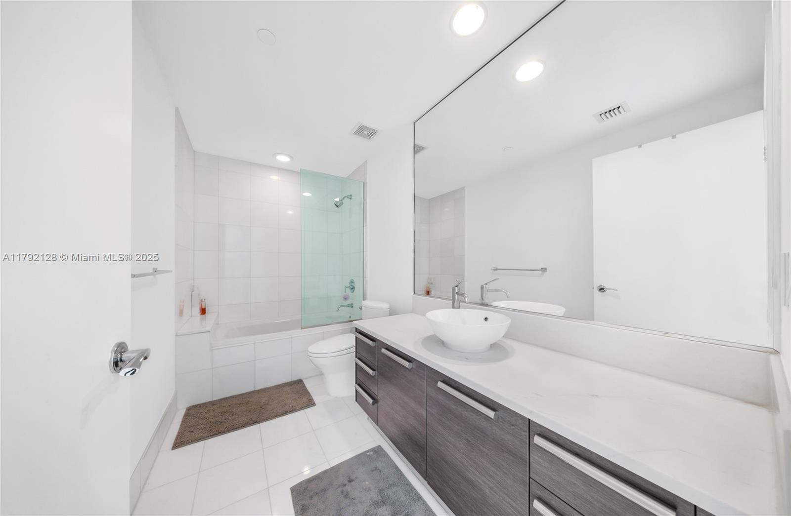 ARTECH RESIDENCES AT AVEN - Residential Lease