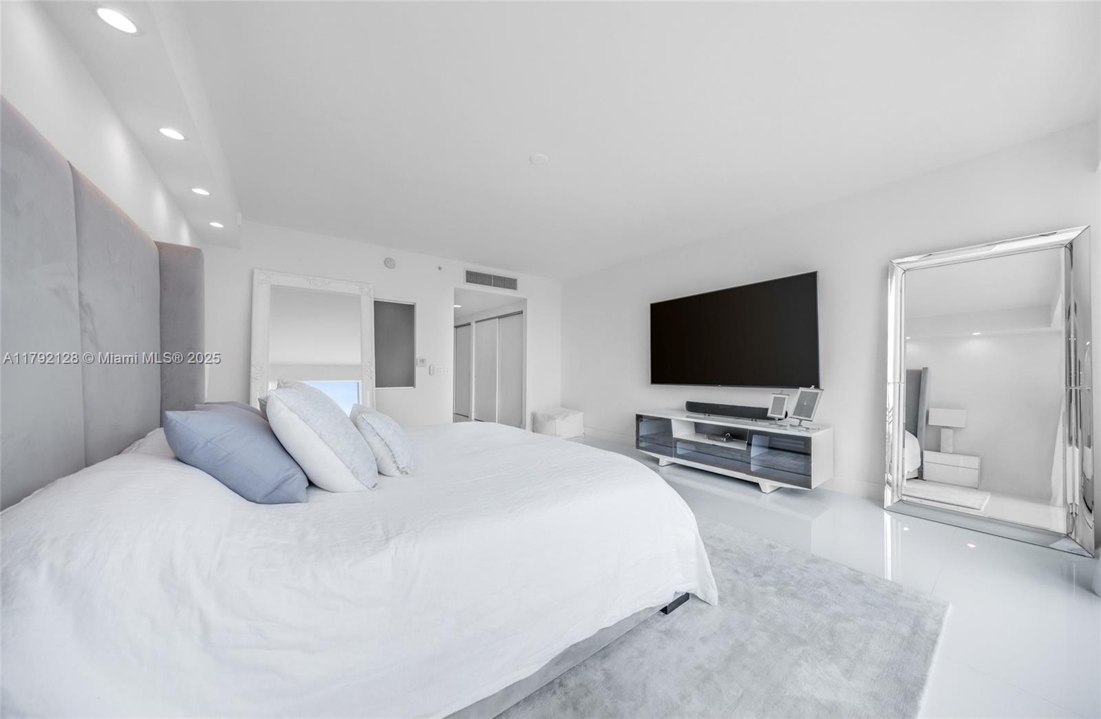ARTECH RESIDENCES AT AVEN - Residential Lease