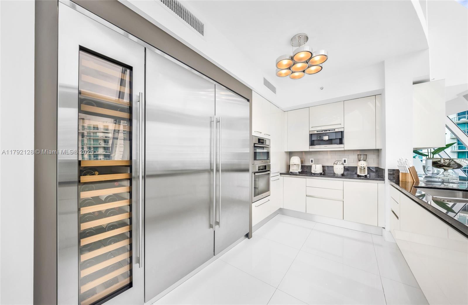 ARTECH RESIDENCES AT AVEN - Residential Lease